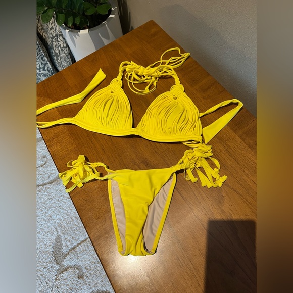 PilyQ Sunshine Bikini Set. D Top / Small Bottom. New Without Tags. - Picture 6 of 7